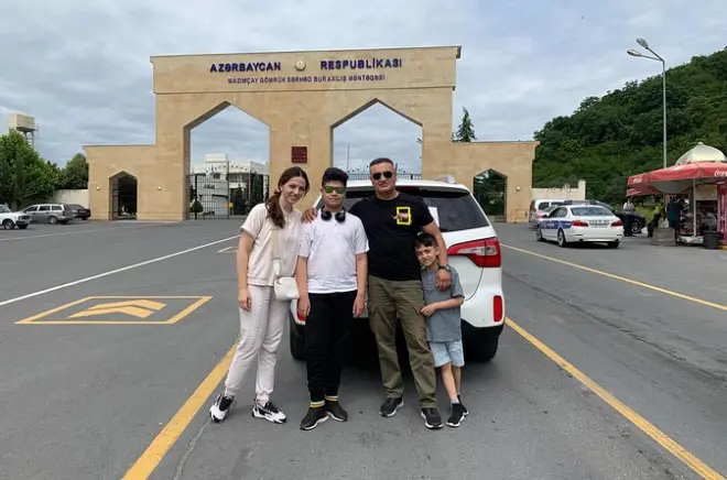 De Baku à Tbilissi en voiture, traversez deux frontières