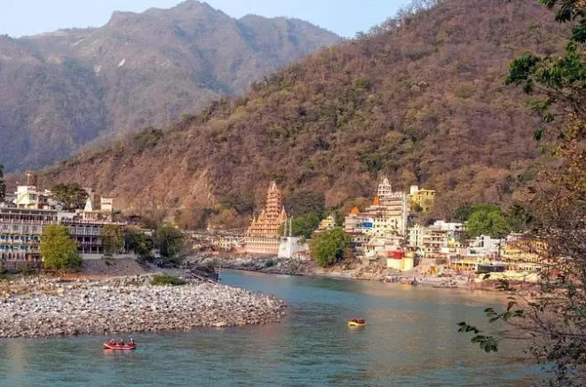 Trasferimento privato dall’aeroporto di Dehradun a Rishikesh