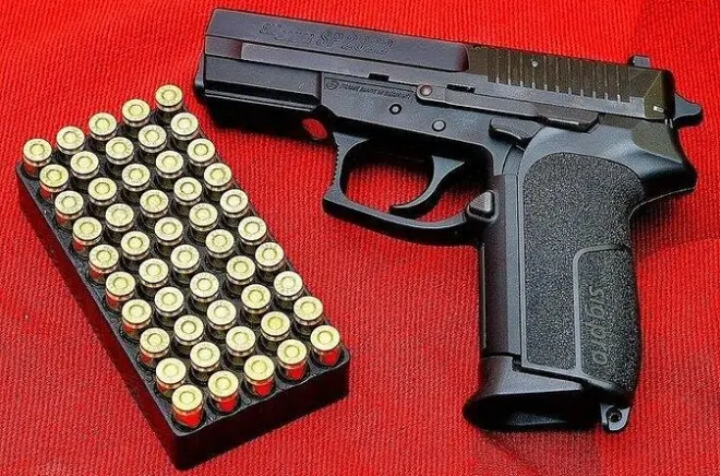 Tiro esportivo em Antalya: Armas e instrução profissional