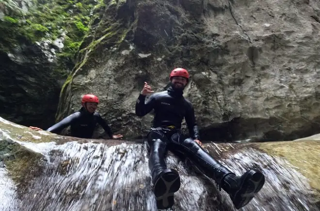 Canyoning nel canyon Nevidio con discese e tuffi nelle pozze