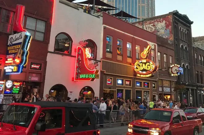 De Music Row à East Nashville : Saveurs et découvertes à Nashville