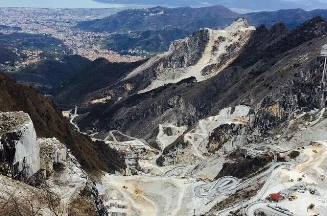 Pietrasanta und Carrara Marmorbrüche: Private Landausflug