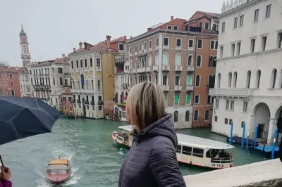 Réservez un transfert privé de split à venise. porte-à-porte, arrêts flexibles, chauffeur anglophone. une façon sans stress de rejoindre venise depuis la croatie.