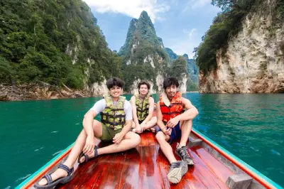 Cheow Lan Lake & Emerald Pool Tour: Limestone Cliffs & Caves