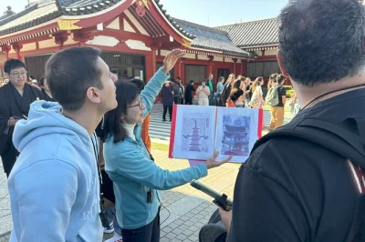 Explore asakusa caminhando do rio sumida ao templo senso-ji, prove doces locais fresquinhos e descubra 1400 anos de histórias com guia em grupo pequeno.
