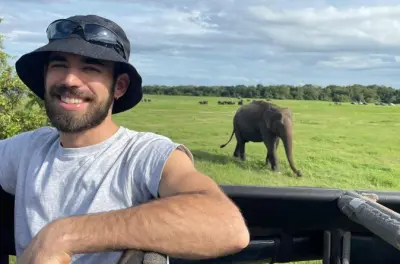 Kaudulla Nationalpark Safari: Elefantenherden & Tropenvögel