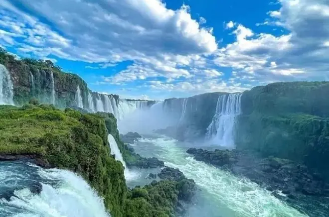 Amanecer en las cataratas de Iguazú: Tour temprano con guía