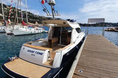 Giro in barca privata da Saint-Jean-Cap-Ferrat con soste per nuotare