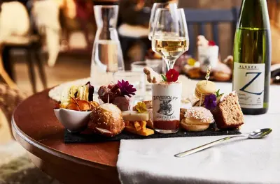 Strasbourg Weinkeller-Tour mit Elsässer Verkostung und Teezeit