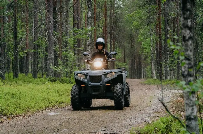 Saariselkä : Explorez la toundra en quad en toute liberté