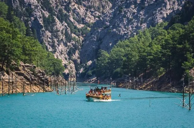 Green Lake Bootstour: Manavgat Wasserfall & Oymapinar Staudamm