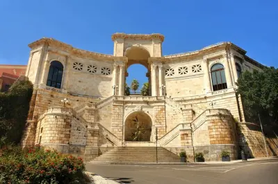 Cagliari privado: Barrio medieval, mercados y ruta subterránea