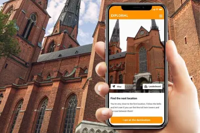 Tour a pé autoguiado em Uppsala: Castelo, universidade e enigmas