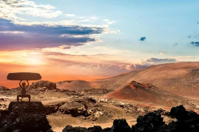 Erlebe lanzarotes timanfaya nationalpark mit seinen vulkanen, beobachte geothermische experimente hautnah und genieße optional einen kamelritt. inklusive hoteltransfer, tickets und lokalem guide.
