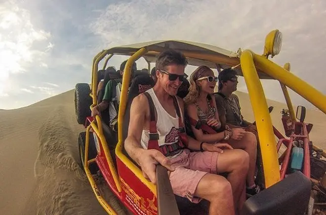 Huacachina Privattour: Dune Buggy & Pisco-Verkostung