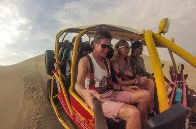 Huacachina Privattour: Dune Buggy & Pisco-Verkostung