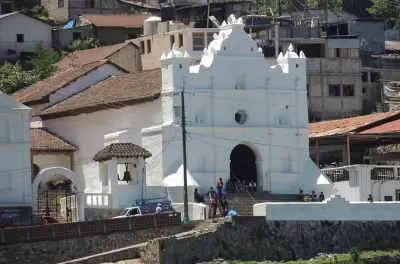 Panajachel sunset tour: Colonial churches and ceramic workshops