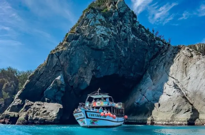 Boat trip Arraial do Cabo: Lunch and BBQ included