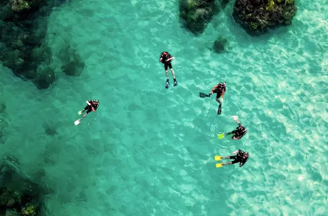 Buceo en la playa Qantab, Muscat: Actividad privada de 2 horas