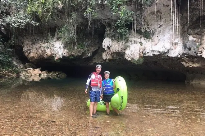 Cave Tubing in San Ignacio: Dschungelwanderung und Höhlenfahrt