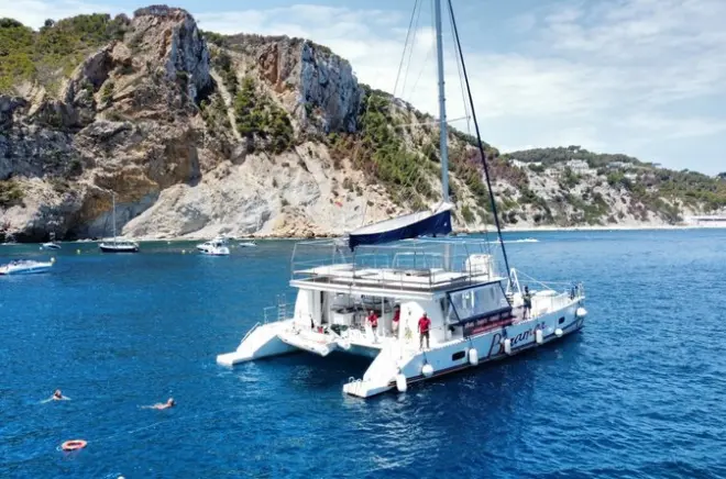 Excursion en catamaran depuis Denia : Jet ski, paella et snorkeling