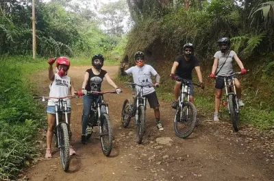 Descenso en bici de montaña desde la Cordillera Occidental a Cali