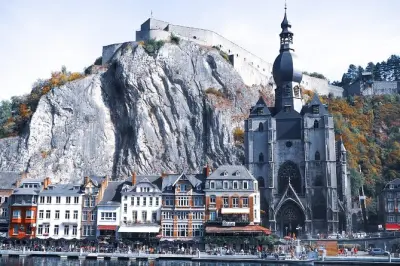 Dinant escape game: Solve puzzles walking the city streets