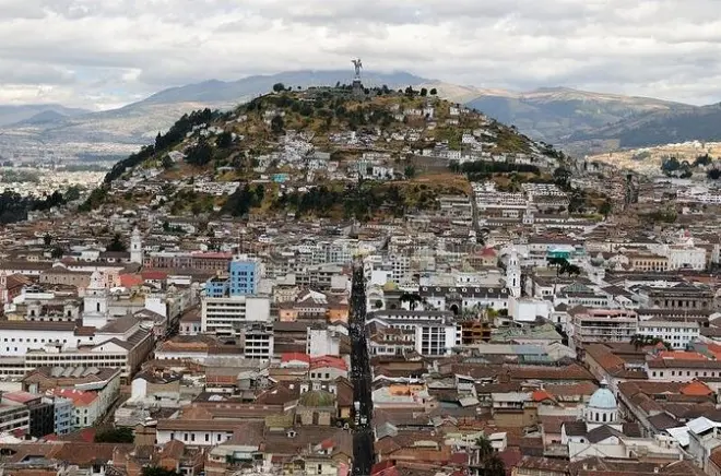 Quito Aussichtspunkte: 4 Vulkane und Bergstadtblicke