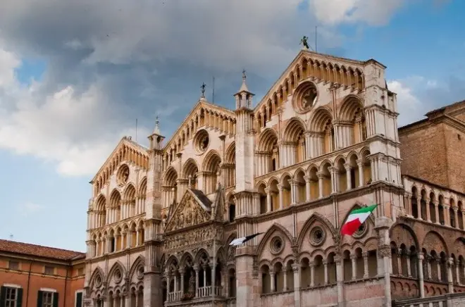 Ferrara autoguidata: Palazzo dei Diamanti e quartiere ebraico