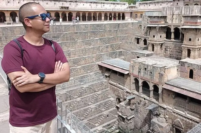 Abhaneri : Visite privée du stepwell et du temple aux singes