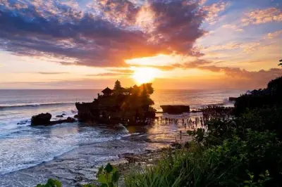Passeio privado em Ubud: Cachoeira, macacos e pôr do sol em Tanah Lot