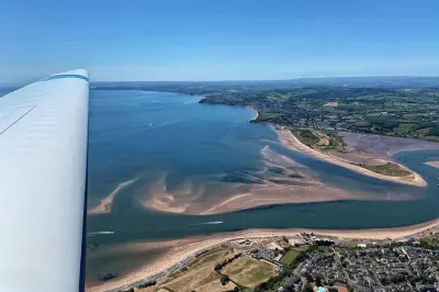 Vuelo en motoplano sobre la costa jurásica: Toma los controles
