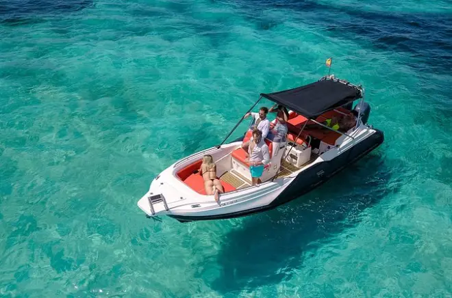 Snorkeling a Ibiza: Noleggio barca privata per 11 persone