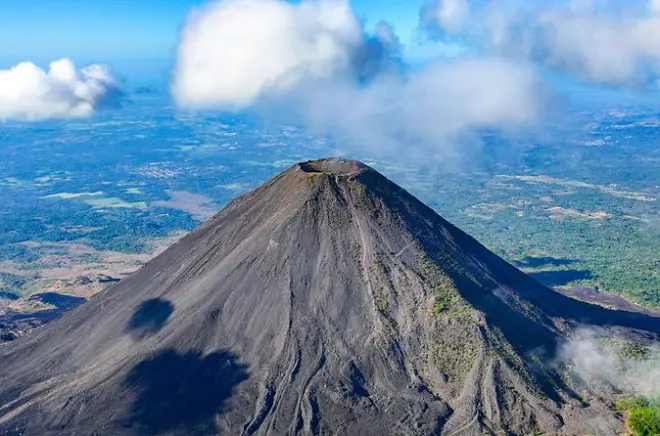 Izalco Vulkan Wanderung: Privater Guide & See Coatepeque
