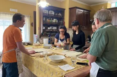 Aula de pizza napolitana perto de Pompeia: Faça e coma