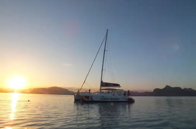 Private Sonnenuntergangs-Katamaranfahrt: Île aux Aigrettes
