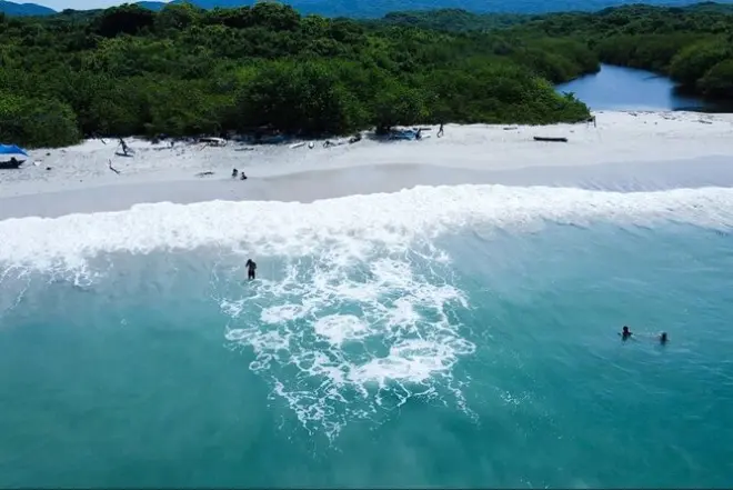 Surf em La Lancha saindo de Sayulita para todas as idades e níveis