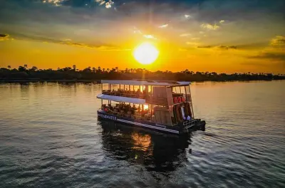 Tramonto sul fiume Zambesi con fauna e drink alle cascate Vittoria