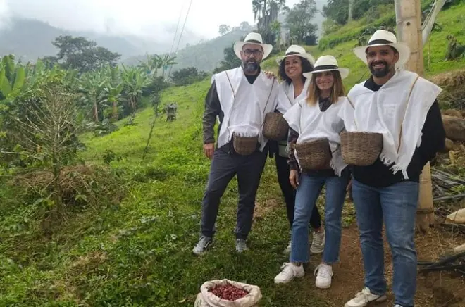 Tour privado de café en Jardín: Aprende y tuesta tus propios granos