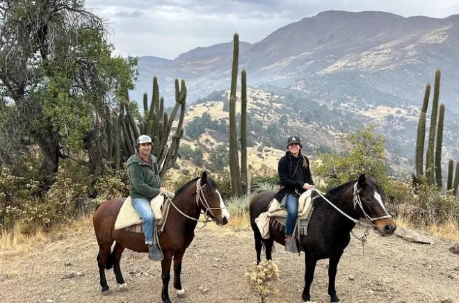 Randonnée à cheval dans les contreforts des Andes depuis Santiago