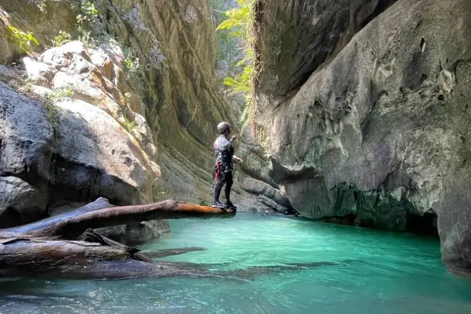 Matacanes Canyon full-day activity: Rappel, jump, swim