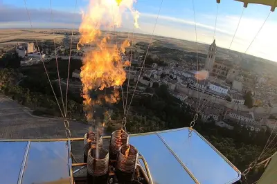 Vuelo en globo sobre Segovia con vistas a sus monumentos históricos