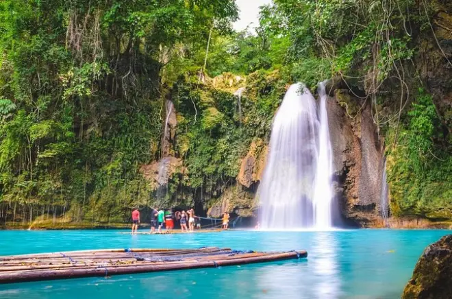 Moalboal Islands & Kawasan Falls tour: Swim with turtles