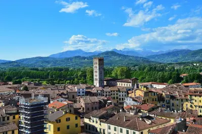 2-stündiger Rundgang Lucca: Kathedrale & Amphitheaterplatz