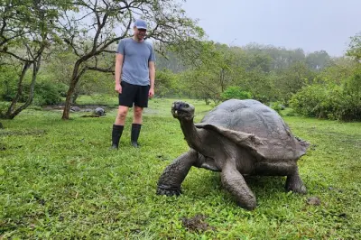 Santa Cruz Highlands: Riesenschildkröten, Lavahöhle & Los Gemelos