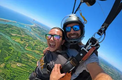 Salto en tándem desde 3.000 m sobre el Algarve en Portimão