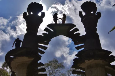 Let curiosity lead you through xilitla’s surreal garden, cinnamon bread stops, and the wild flight of swallows at huahuas abyss. includes lunch and pickup.