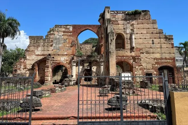 Tour storico di Santo Domingo: Prima cattedrale e forte Ozama