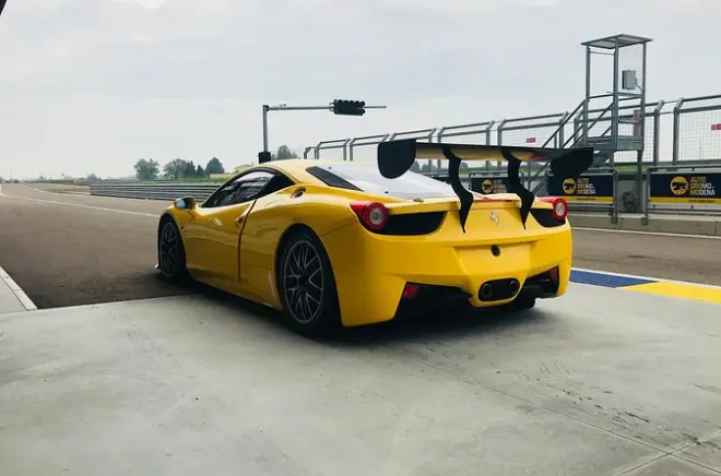 Conduite d’une Ferrari à Maranello : Route et circuit
