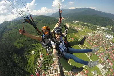 Parapente tandem près de Brasov : Vol depuis le pic Postavaru